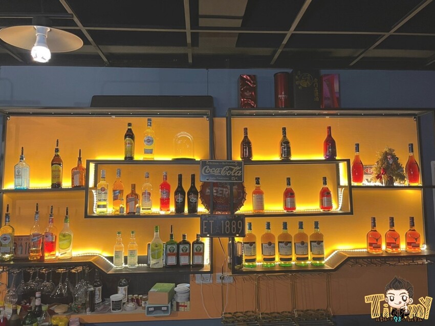 令人驚豔的創意調酒&德州撲克遊戲!