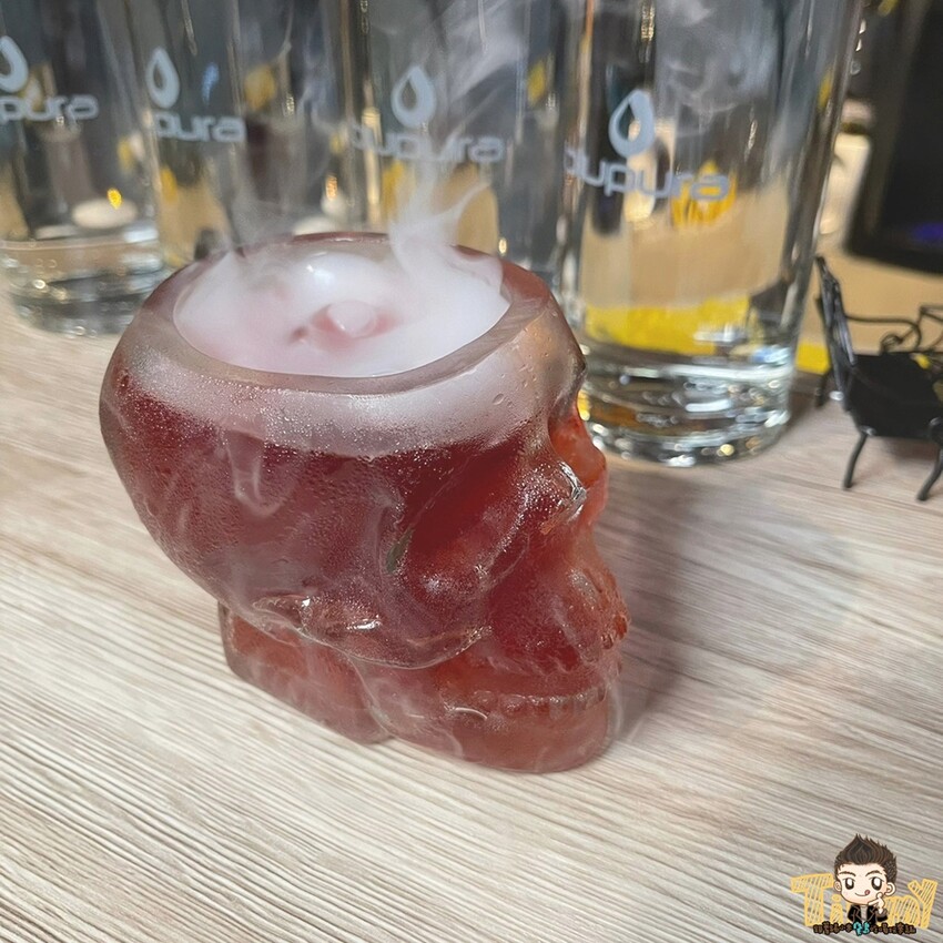 令人驚豔的創意調酒&德州撲克遊戲!