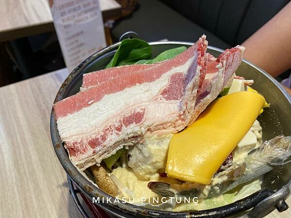 2022屏東餐廳推薦 鶴貳樓獨家起司牛奶鍋 屏東新園鄉新餐廳 2022年鶴貳樓食坊菜單分享 推薦餐點 新園餐廳推薦 聚餐推薦