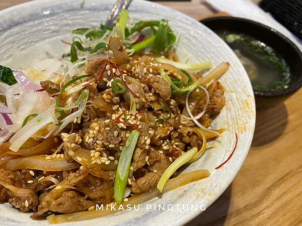 鶴貳樓 用餐優惠 炭香培根牛肉丼飯 屏東新園鄉新餐廳 2022年鶴貳樓食坊菜單分享 推薦餐點 新園餐廳推薦 聚餐推薦