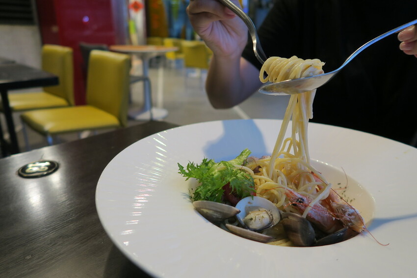 【台南 中西區】海安路街邊平價義大利麵 有點巷 2022台南海安餐酒節推薦店家