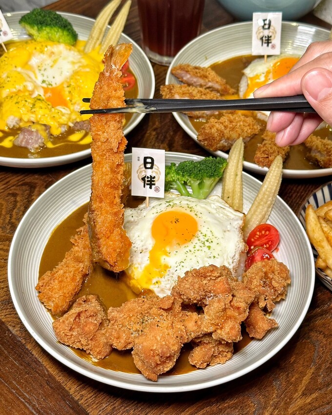 【日伴洋食】平價咖哩推薦!台中勤美草悟道周邊美食,日式老宅特別有深夜食堂氛圍~大份量、可免費續醬,必點爆漿起司豚肉咖哩飯、唐揚雞!寵物友善餐廳 - 阿華田的美食日記