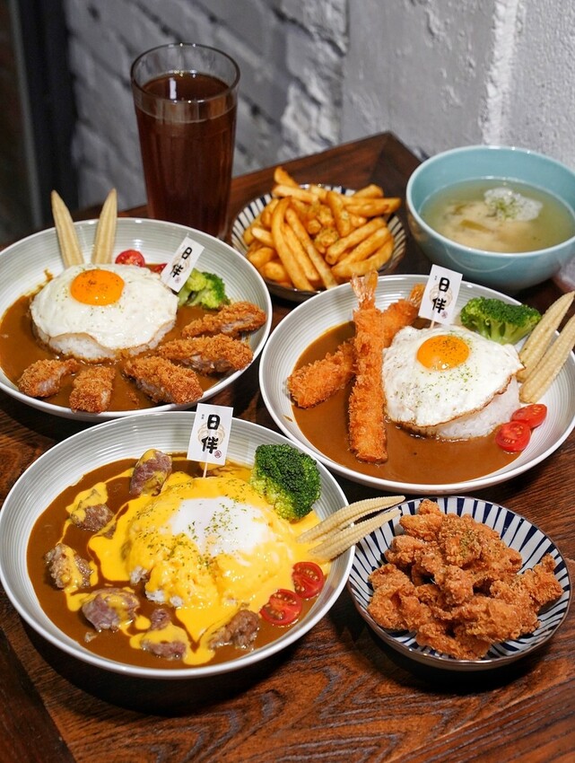 【日伴洋食】平價咖哩推薦!台中勤美草悟道周邊美食,日式老宅特別有深夜食堂氛圍~大份量、可免費續醬,必點爆漿起司豚肉咖哩飯、唐揚雞!寵物友善餐廳 - 阿華田的美食日記