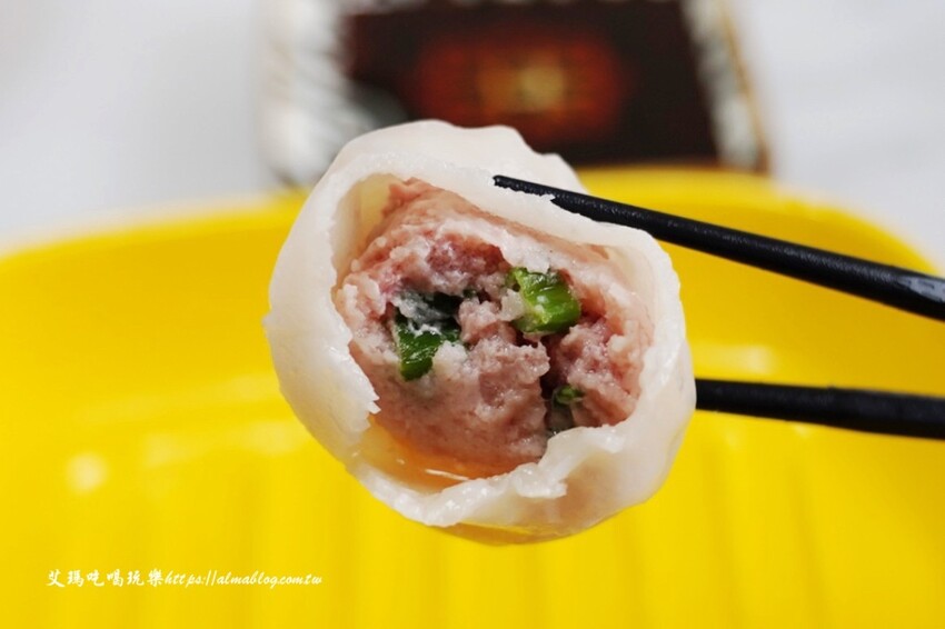 門市像小超市好買! 榛果巧克力一掰就爆漿、連湯包爆汁,還有全台首創單顆裝冷凍,很難空手離開~