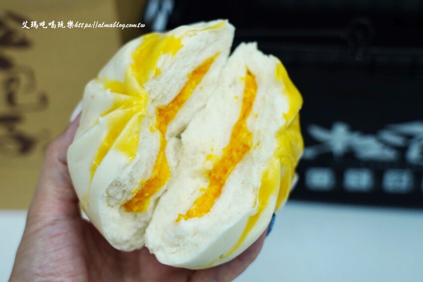 門市像小超市好買! 榛果巧克力一掰就爆漿、連湯包爆汁,還有全台首創單顆裝冷凍,很難空手離開~