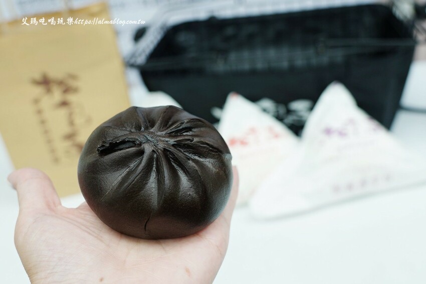 門市像小超市好買! 榛果巧克力一掰就爆漿、連湯包爆汁,還有全台首創單顆裝冷凍,很難空手離開~