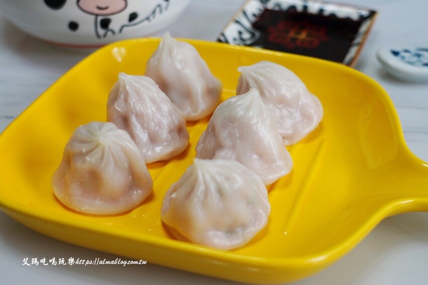 門市像小超市好買! 榛果巧克力一掰就爆漿、連湯包爆汁,還有全台首創單顆裝冷凍,很難空手離開~