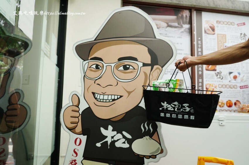 門市像小超市好買! 榛果巧克力一掰就爆漿、連湯包爆汁,還有全台首創單顆裝冷凍,很難空手離開~