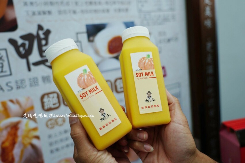 門市像小超市好買! 榛果巧克力一掰就爆漿、連湯包爆汁,還有全台首創單顆裝冷凍,很難空手離開~