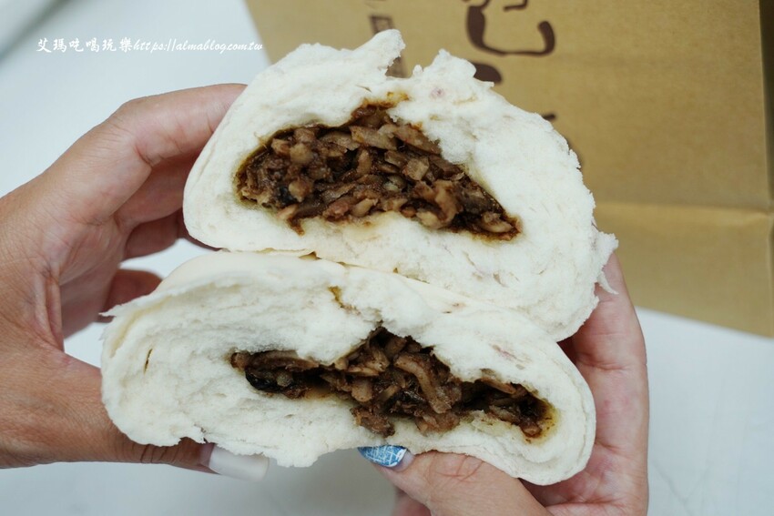 門市像小超市好買! 榛果巧克力一掰就爆漿、連湯包爆汁,還有全台首創單顆裝冷凍,很難空手離開~