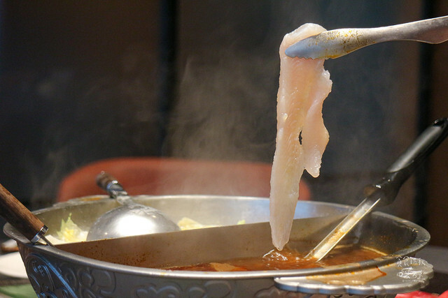 台中南屯|新竹人氣鴛鴦麻辣鍋來台中開幕了|特色火焰炙燒豬|獨門漢方麻辣|岩漿火鍋 台中公益店