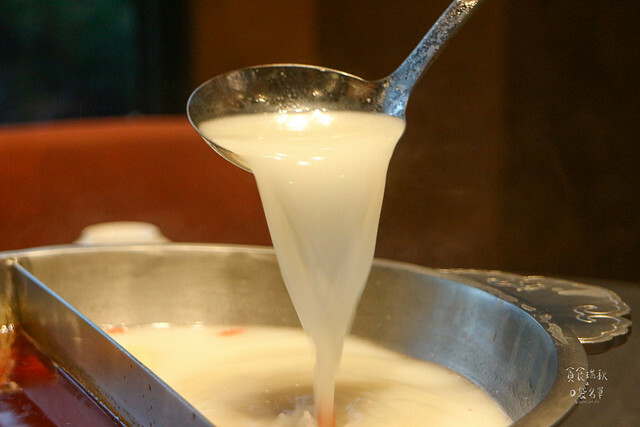 台中南屯|新竹人氣鴛鴦麻辣鍋來台中開幕了|特色火焰炙燒豬|獨門漢方麻辣|岩漿火鍋 台中公益店