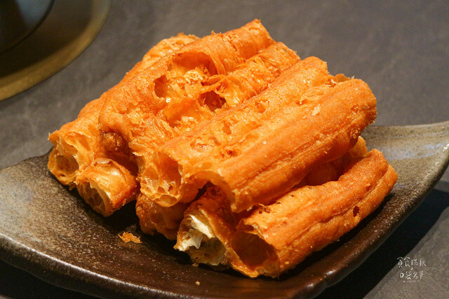 台中南屯|新竹人氣鴛鴦麻辣鍋來台中開幕了|特色火焰炙燒豬|獨門漢方麻辣|岩漿火鍋 台中公益店