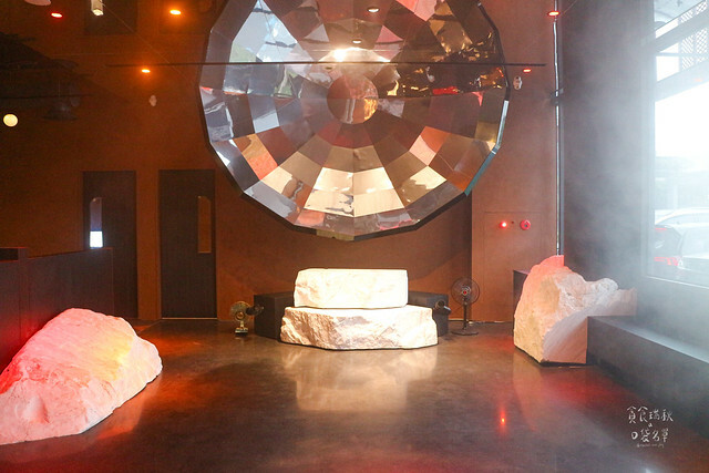 台中南屯|新竹人氣鴛鴦麻辣鍋來台中開幕了|特色火焰炙燒豬|獨門漢方麻辣|岩漿火鍋 台中公益店