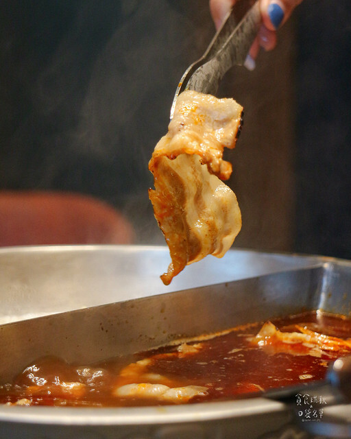 台中南屯|新竹人氣鴛鴦麻辣鍋來台中開幕了|特色火焰炙燒豬|獨門漢方麻辣|岩漿火鍋 台中公益店