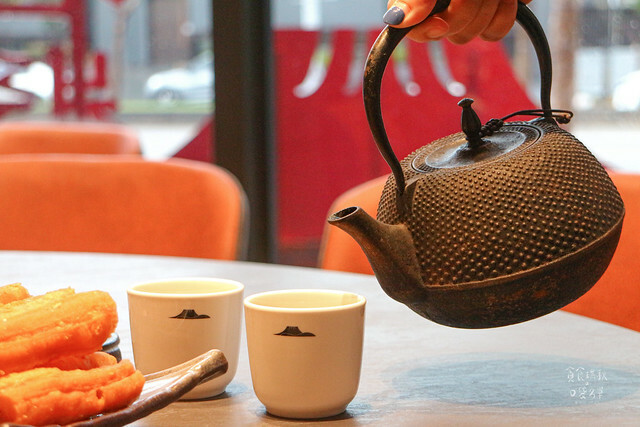 台中南屯|新竹人氣鴛鴦麻辣鍋來台中開幕了|特色火焰炙燒豬|獨門漢方麻辣|岩漿火鍋 台中公益店