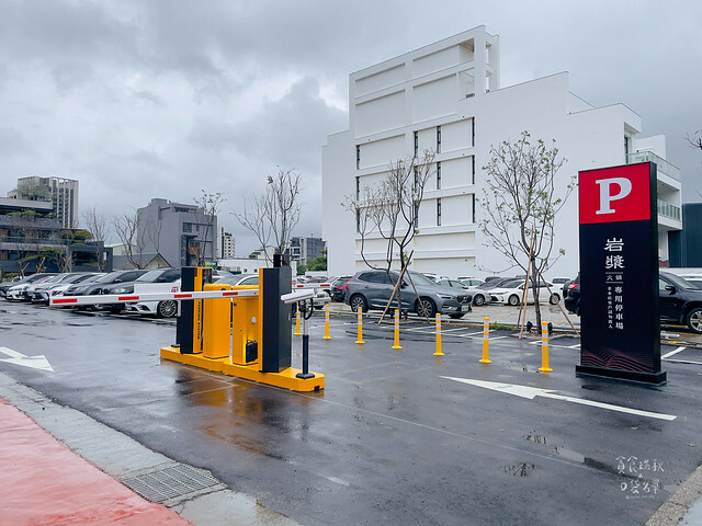 台中南屯|新竹人氣鴛鴦麻辣鍋來台中開幕了|特色火焰炙燒豬|獨門漢方麻辣|岩漿火鍋 台中公益店
