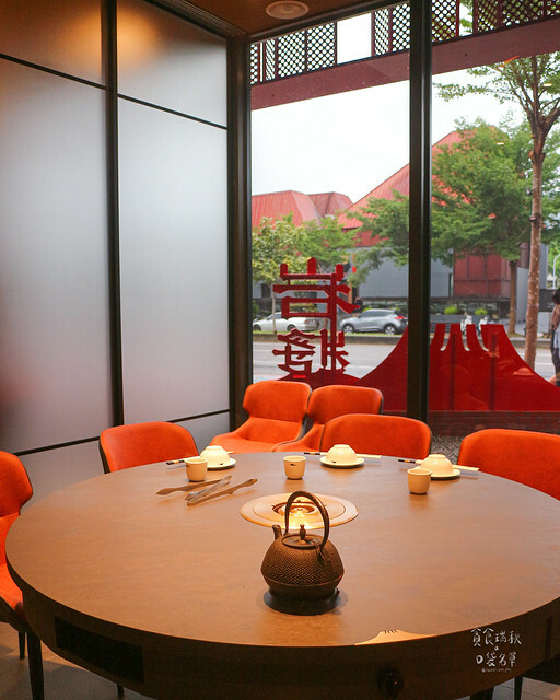 台中南屯|新竹人氣鴛鴦麻辣鍋來台中開幕了|特色火焰炙燒豬|獨門漢方麻辣|岩漿火鍋 台中公益店