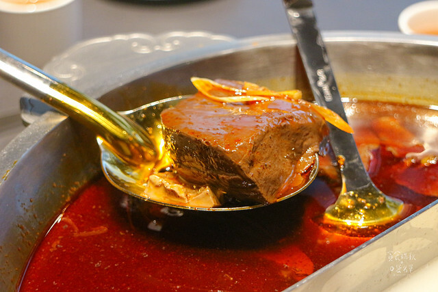 台中南屯|新竹人氣鴛鴦麻辣鍋來台中開幕了|特色火焰炙燒豬|獨門漢方麻辣|岩漿火鍋 台中公益店