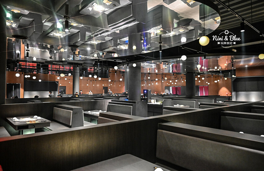 台中新開的麻辣鍋，有包廂、專屬停車場，還可鍋底、白飯、冰沙免費續-妮妮布魯