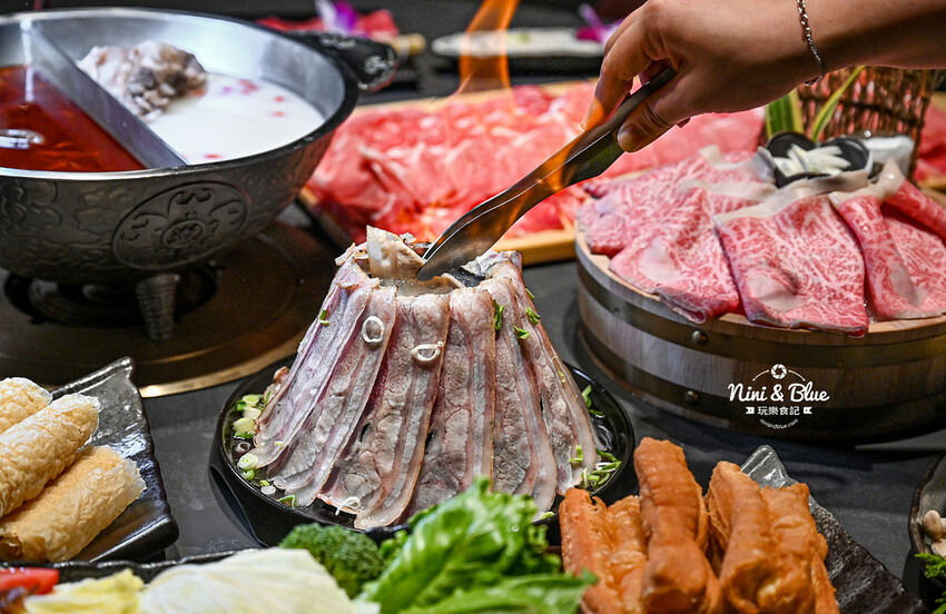 台中新開的麻辣鍋，有包廂、專屬停車場，還可鍋底、白飯、冰沙免費續-妮妮布魯