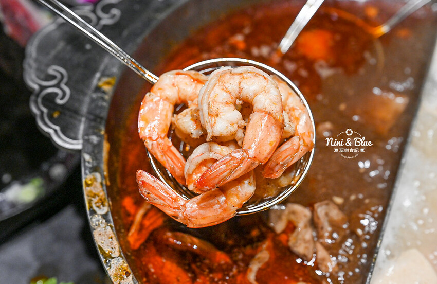 台中新開的麻辣鍋，有包廂、專屬停車場，還可鍋底、白飯、冰沙免費續-妮妮布魯