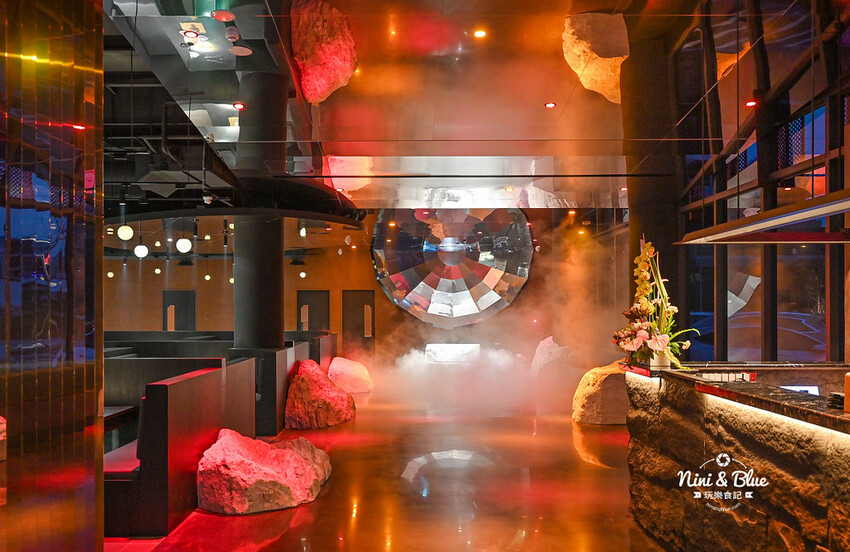 台中新開的麻辣鍋，有包廂、專屬停車場，還可鍋底、白飯、冰沙免費續-妮妮布魯