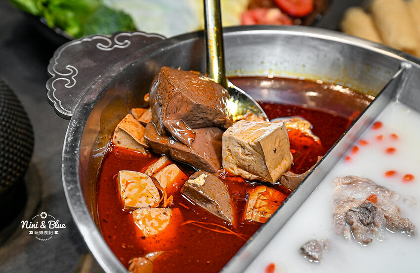 台中新開的麻辣鍋，有包廂、專屬停車場，還可鍋底、白飯、冰沙免費續-妮妮布魯