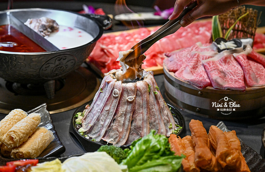 台中新開的麻辣鍋，有包廂、專屬停車場，還可鍋底、白飯、冰沙免費續-妮妮布魯