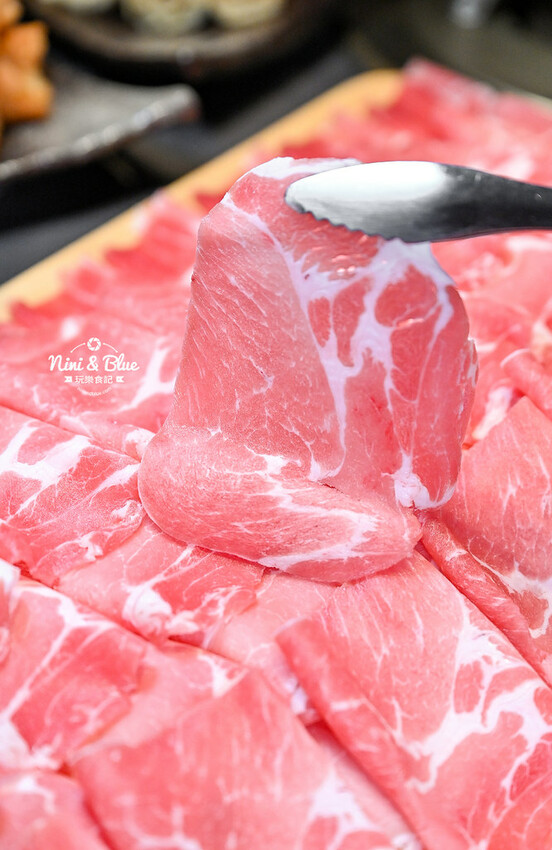 台中新開的麻辣鍋，有包廂、專屬停車場，還可鍋底、白飯、冰沙免費續-妮妮布魯