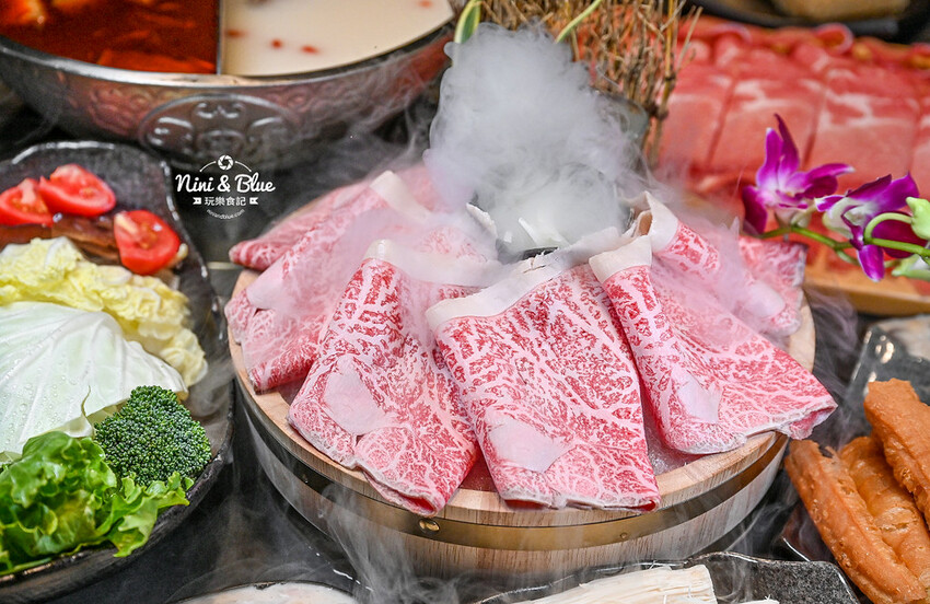 台中新開的麻辣鍋，有包廂、專屬停車場，還可鍋底、白飯、冰沙免費續-妮妮布魯