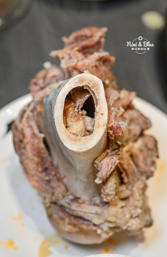 台中新開的麻辣鍋，有包廂、專屬停車場，還可鍋底、白飯、冰沙免費續-妮妮布魯