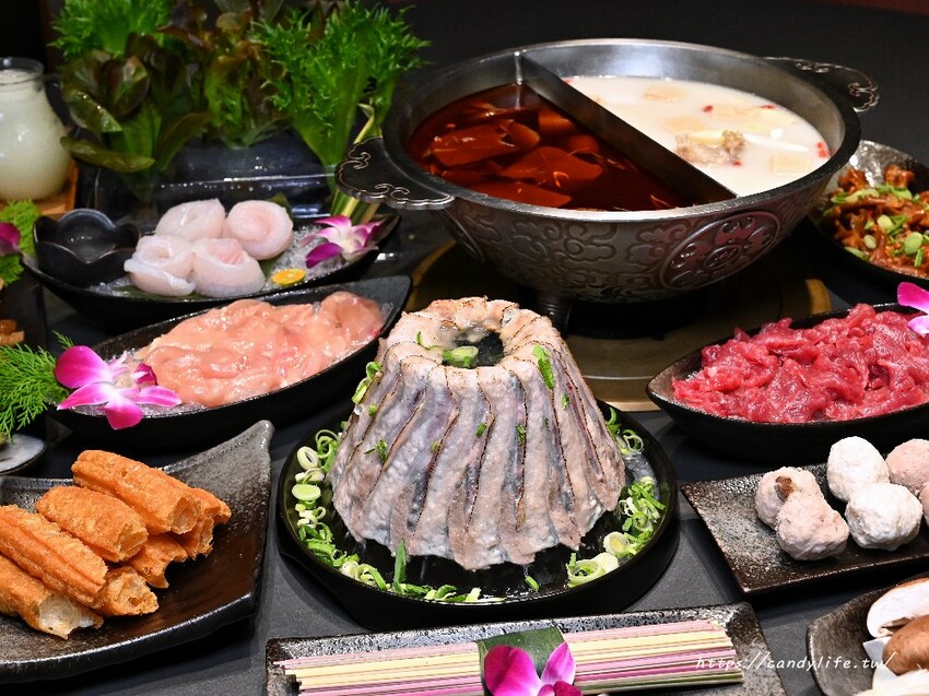 岩漿火鍋｜新竹人氣麻辣鴛鴦鍋進軍台中，鍋底免費無限續，還有會噴火的火焰炙燒豬