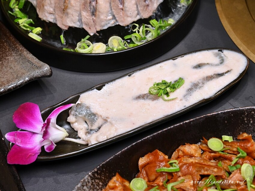 岩漿火鍋｜新竹人氣麻辣鴛鴦鍋進軍台中，鍋底免費無限續，還有會噴火的火焰炙燒豬