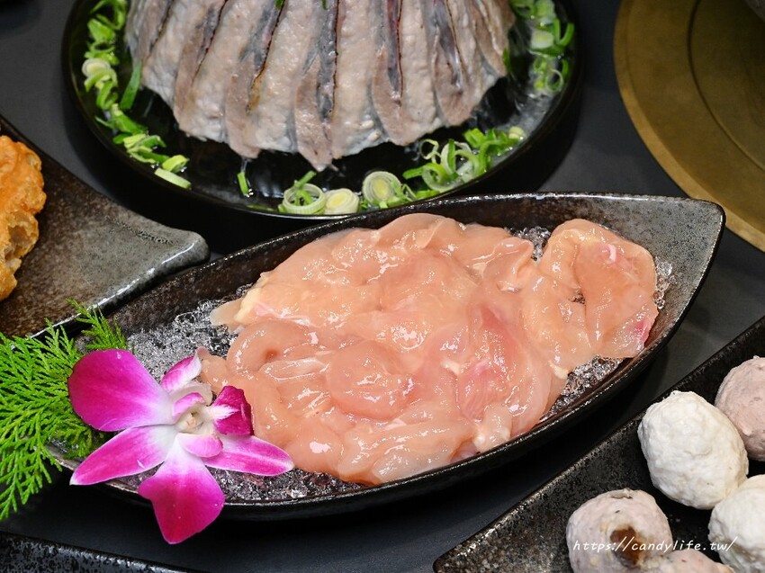 岩漿火鍋｜新竹人氣麻辣鴛鴦鍋進軍台中，鍋底免費無限續，還有會噴火的火焰炙燒豬