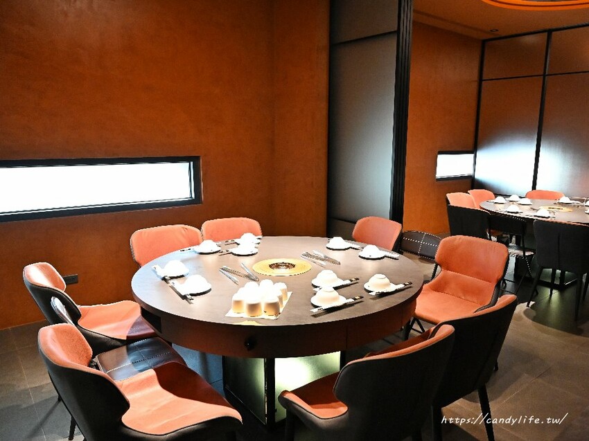 岩漿火鍋｜新竹人氣麻辣鴛鴦鍋進軍台中，鍋底免費無限續，還有會噴火的火焰炙燒豬