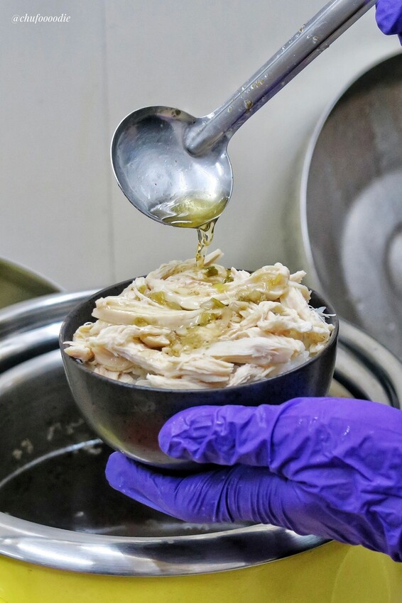 【台南美食】雞三郎 - 台南小吃特製三角骨~油滋滋蔥油雞肉飯超好吃