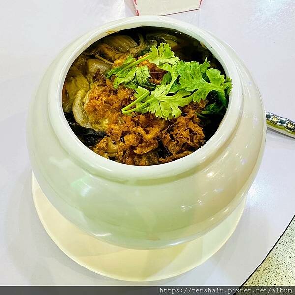 【宜蘭礁溪美食】《皇家花園餐廳》粵式脆皮烤雞,風味獨特;公雞 【宜蘭礁溪美食】《皇家花園餐廳》粵式脆皮烤雞,風味獨特;公雞