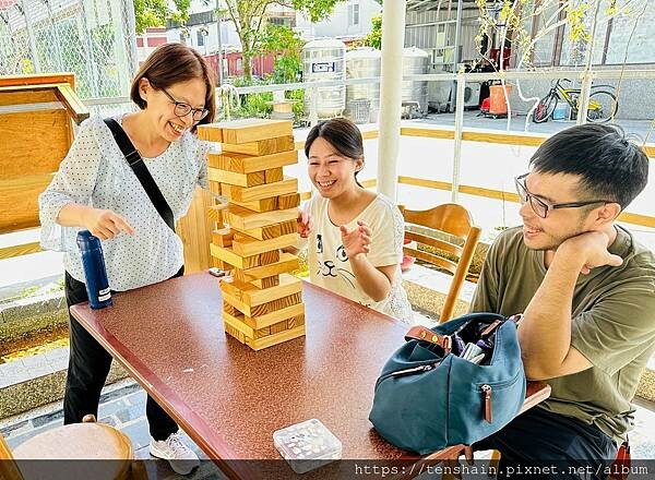 【宜蘭礁溪美食】《皇家花園餐廳》粵式脆皮烤雞,風味獨特;公雞 【宜蘭礁溪美食】《皇家花園餐廳》粵式脆皮烤雞,風味獨特;公雞