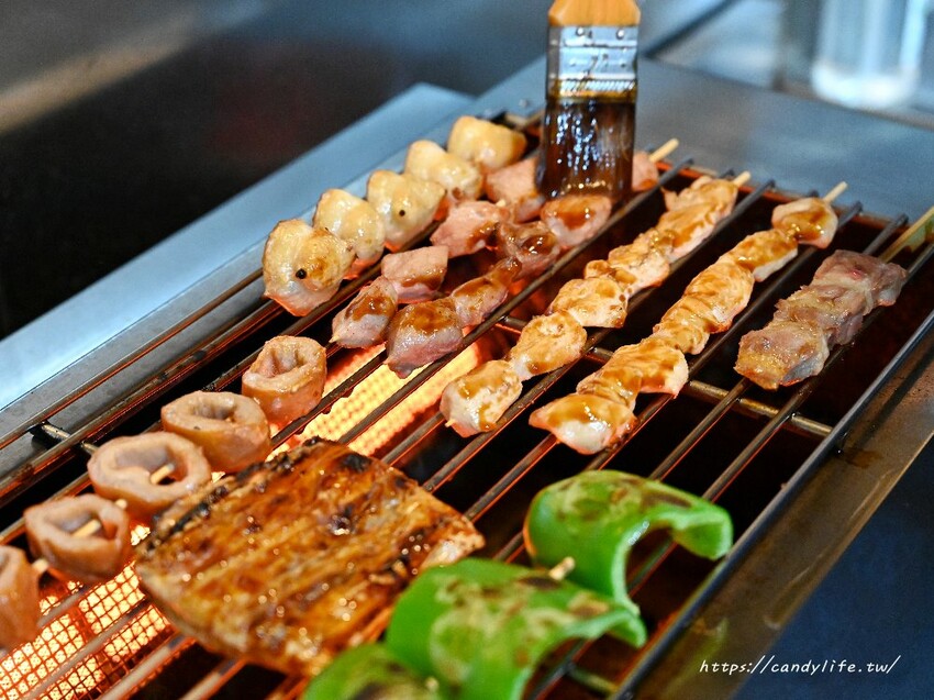 饑焰中燒串烤店｜串燒、熱炒專賣店，營業至凌晨1點半，不只現烤串燒，炒飯更是一絕！