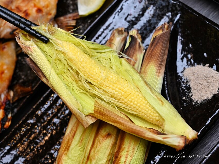 饑焰中燒串烤店｜串燒、熱炒專賣店，營業至凌晨1點半，不只現烤串燒，炒飯更是一絕！
