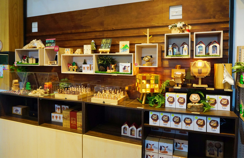 台中后里景點》木匠兄妹木工房．親子景點,好玩DIY木工體驗,戶外沙坑,庭園下午茶,IG拍照熱門打卡景點! - 小潔趴趴走旅遊札記