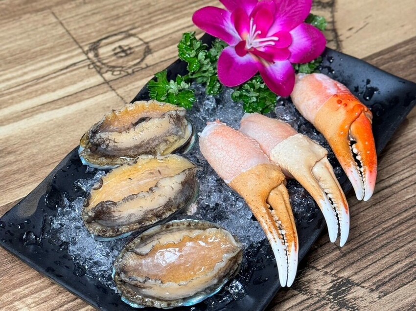 三重美食｜超浮誇痛風海鮮鍋【謀魚蝦也蠔】三重聚餐推薦！ - 雁雁｜美食 旅遊 生活娛樂