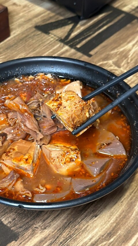 三重美食｜超浮誇痛風海鮮鍋【謀魚蝦也蠔】三重聚餐推薦！ - 雁雁｜美食 旅遊 生活娛樂