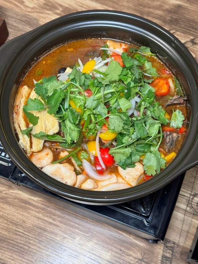 三重美食｜超浮誇痛風海鮮鍋【謀魚蝦也蠔】三重聚餐推薦！ - 雁雁｜美食 旅遊 生活娛樂