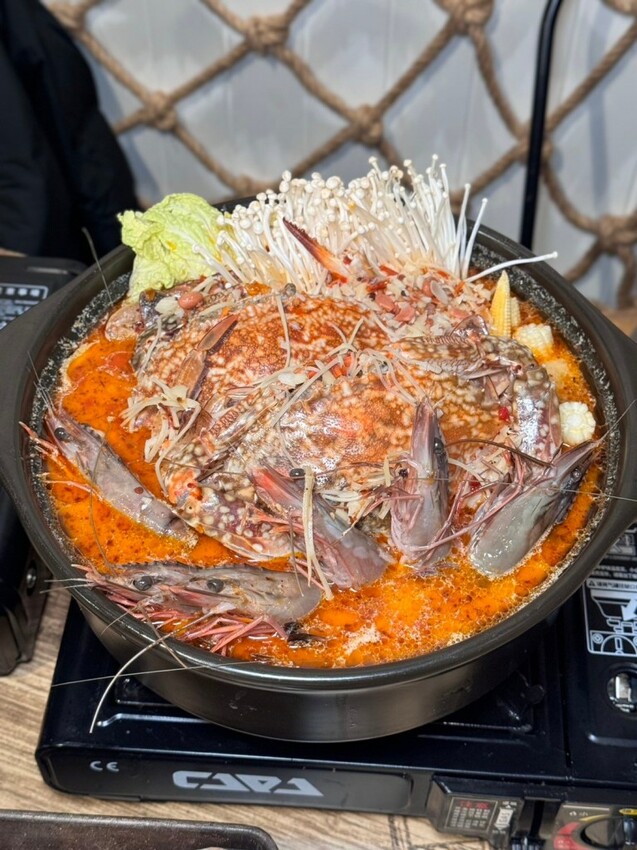 三重美食｜超浮誇痛風海鮮鍋【謀魚蝦也蠔】三重聚餐推薦！ - 雁雁｜美食 旅遊 生活娛樂