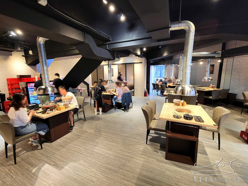 【中壢美食】石垣島燒肉 ➤ 499雞豬牛海鮮吃到飽！服務好，肉肉控必吃！空間環境舒適，抽風完善！中壢燒肉推