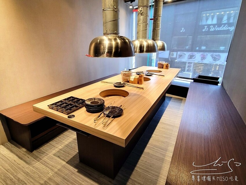 【中壢美食】石垣島燒肉 ➤ 499雞豬牛海鮮吃到飽！服務好，肉肉控必吃！空間環境舒適，抽風完善！中壢燒肉推