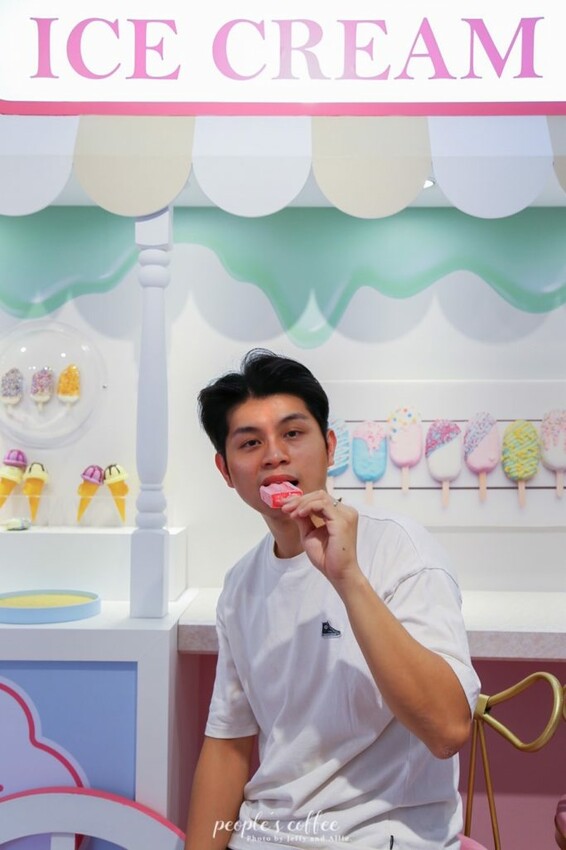 【大坪林咖啡廳】People’s Coffee 無人咖啡廳，超夯冰棒機、咖啡機，網美打卡新商機！