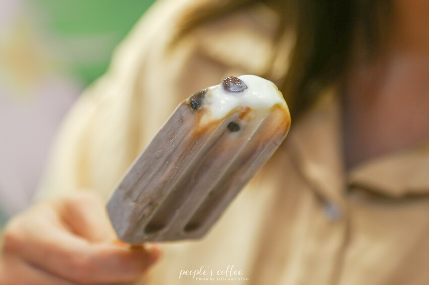 【大坪林咖啡廳】People’s Coffee 無人咖啡廳，超夯冰棒機、咖啡機，網美打卡新商機！